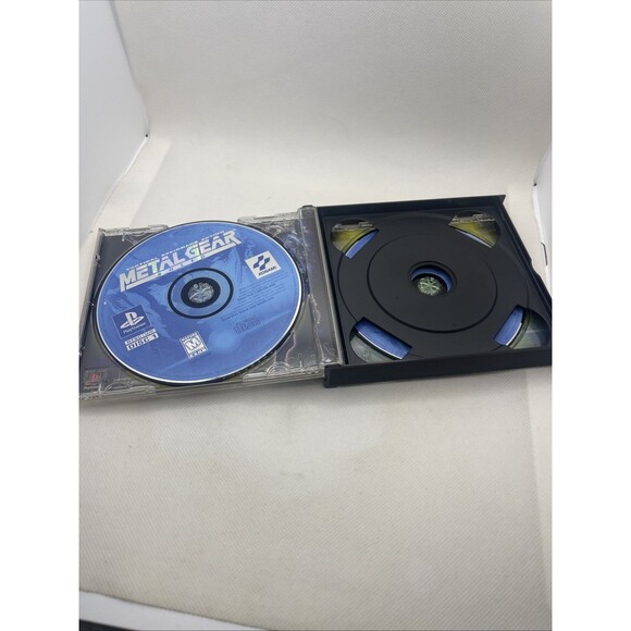 Metal Gear Solid Ps1 PlayStation 2 disc set No Manual - Picture 5 of 10